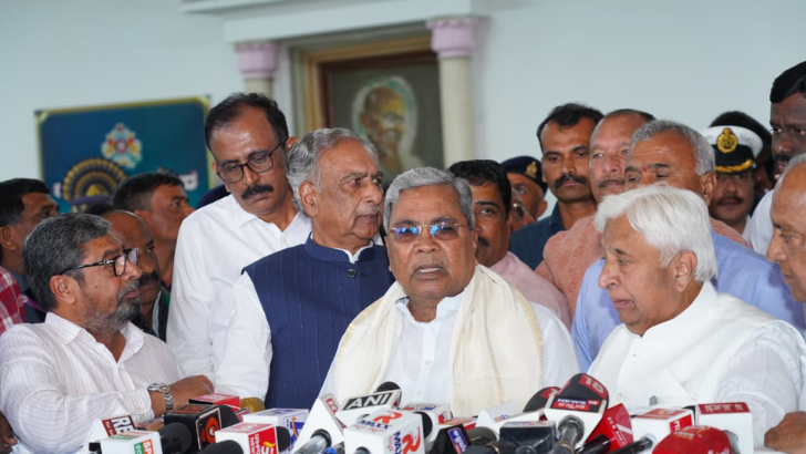 https://www.salarnews.in/public/uploads/images/newsimages/maannewsimage25012026_221527_Siddaramaiah (1).png